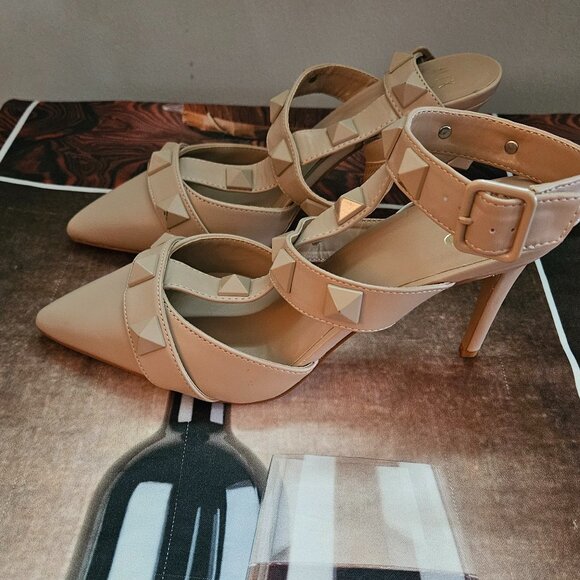 Studded Mix No. 6 heels sized 8 1/2 - Picture 4 of 7